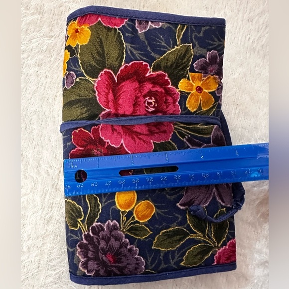 Vintage Gloria Vanderbilt Hand Purse Clutch Buttons Shut, Zipper,Floral - Picture 2 of 6